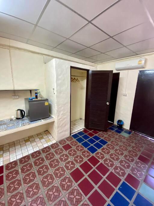 Ratanawong Place 405 Bangkok Bagian luar foto