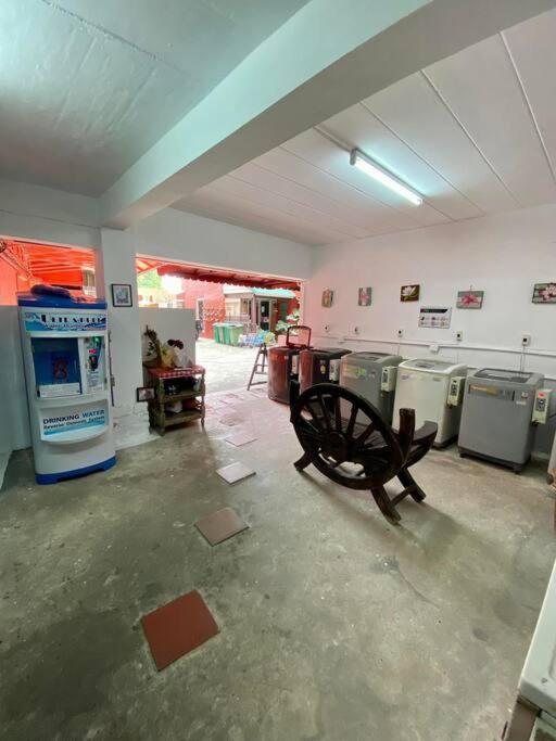 Ratanawong Place 405 Bangkok Bagian luar foto