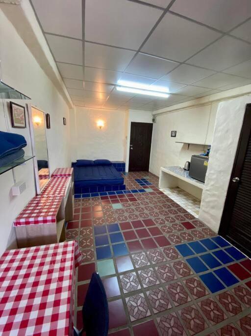 Ratanawong Place 405 Bangkok Bagian luar foto
