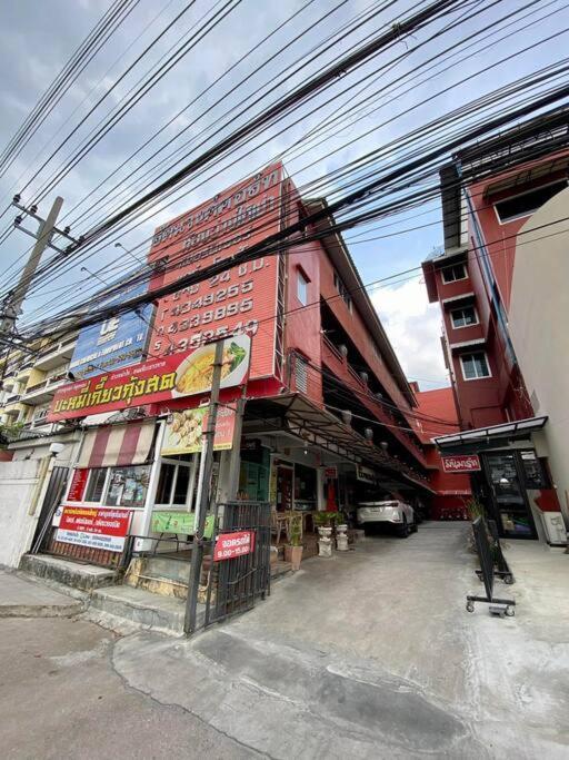 Ratanawong Place 405 Bangkok Bagian luar foto